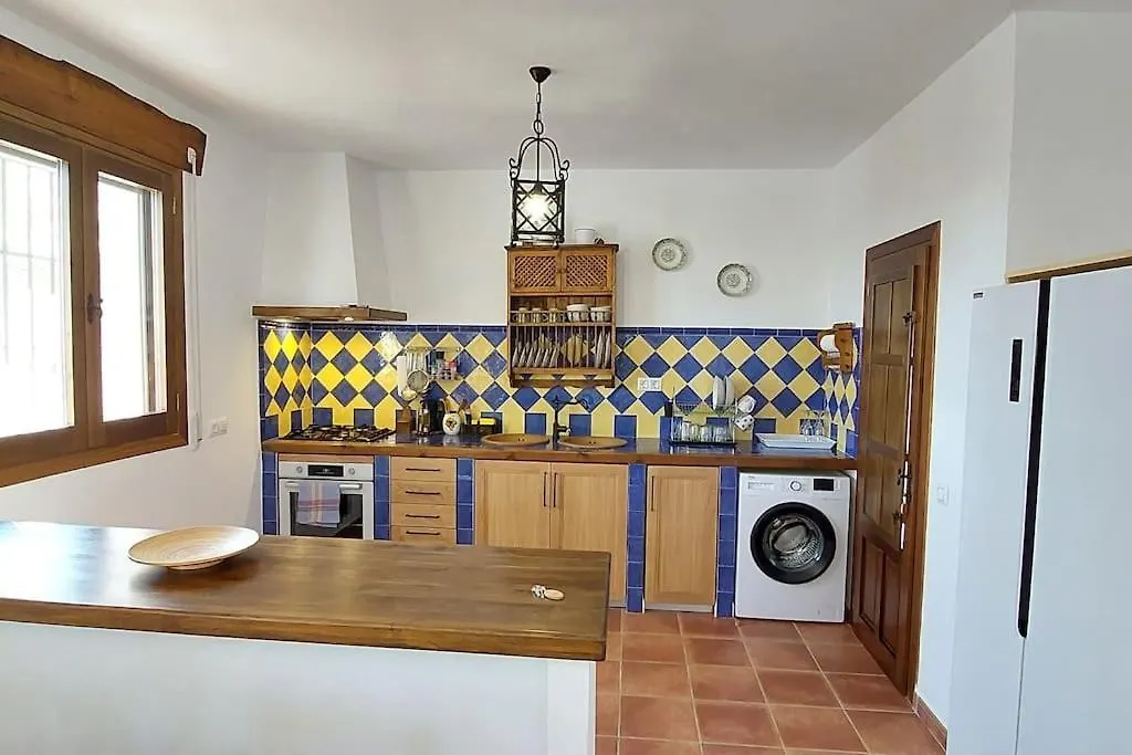 El Paraiso De Nitram El Gastor 0*,  Španělsko